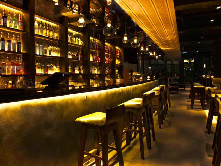Top 10 Hong Kong Best Bars that Worth a Visit